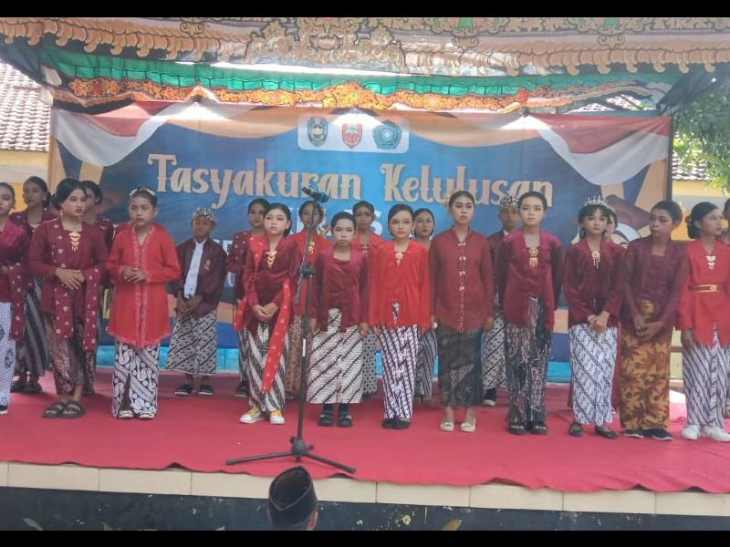 Kegiatan Tasyakuran kelas VI tahun 2024/2025
