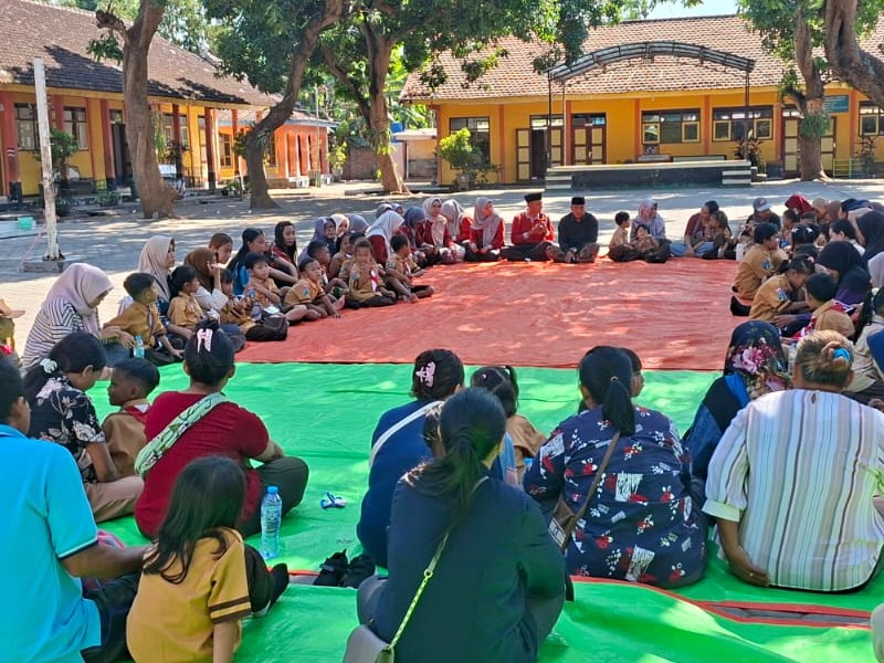 syukuran bersama wali murid pada penutupan MPLS